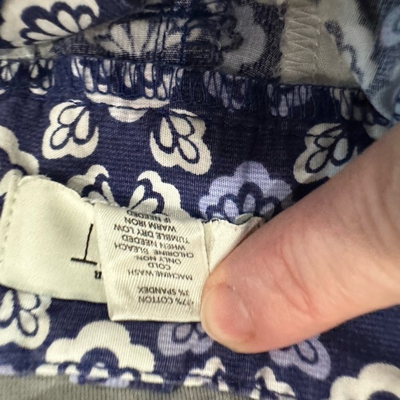 Loft navy/white/periwinkle print chino shorts - Picture 5 of 5
